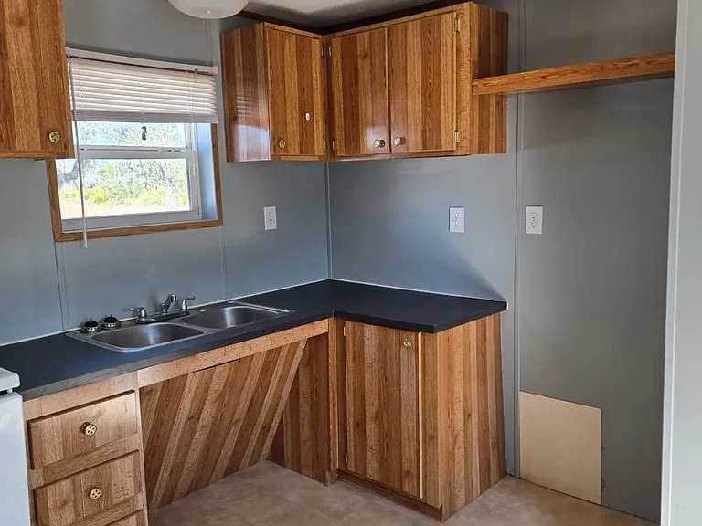 300 E Maxanna Blvd — Photo 11
