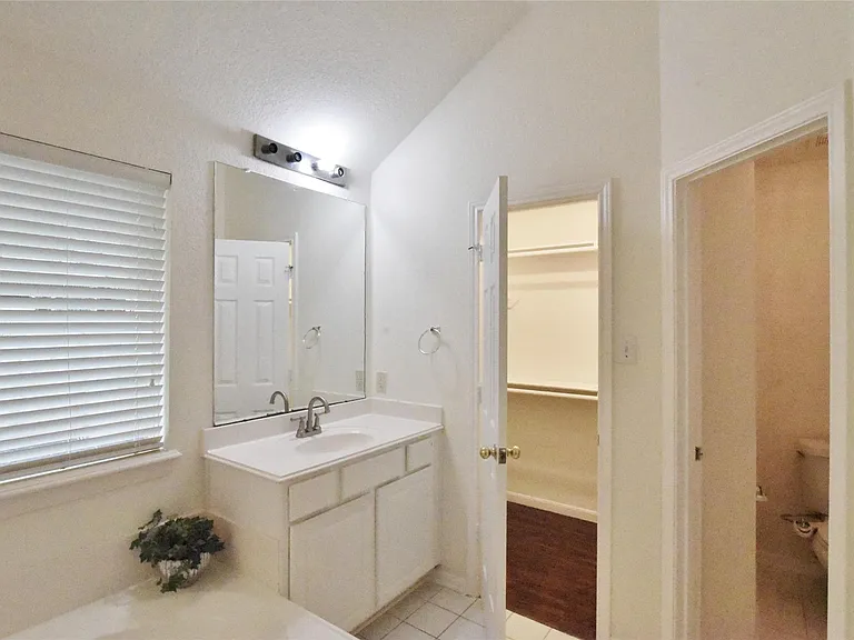 1210 Ivory Meadow Ln — Photo 21