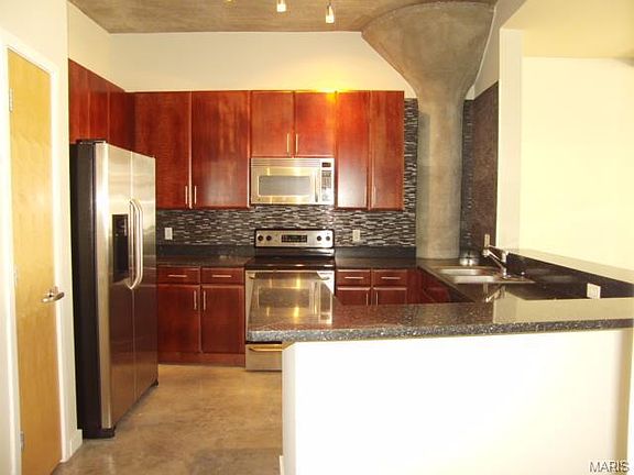 4th image of 1635 Washington Ave APT 807