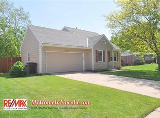 8523 Horizon Dr, Lincoln, NE 68505