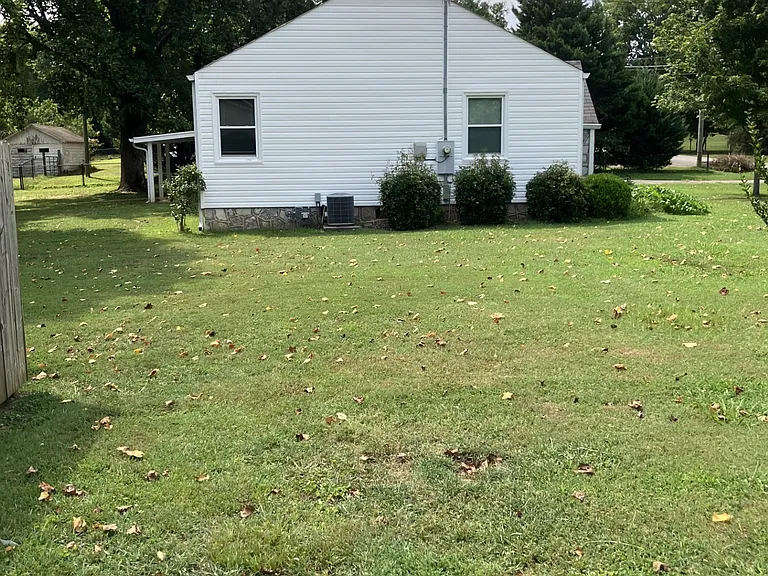6836 Robin Dr — Photo 3