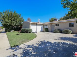 7942 Newcastle Ave, Reseda, CA 91335