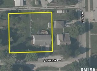 706 E Madison Ave, Casey, IL 62420