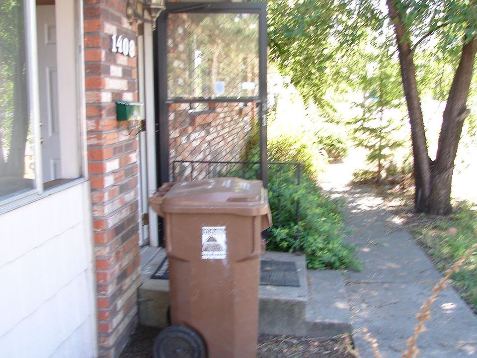 duplex sidewalk