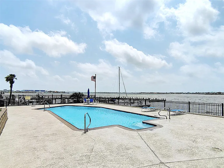 205 Yacht Club Ln #205 — Photo 21