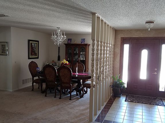 4th image of 20 Clarendon Ct S
