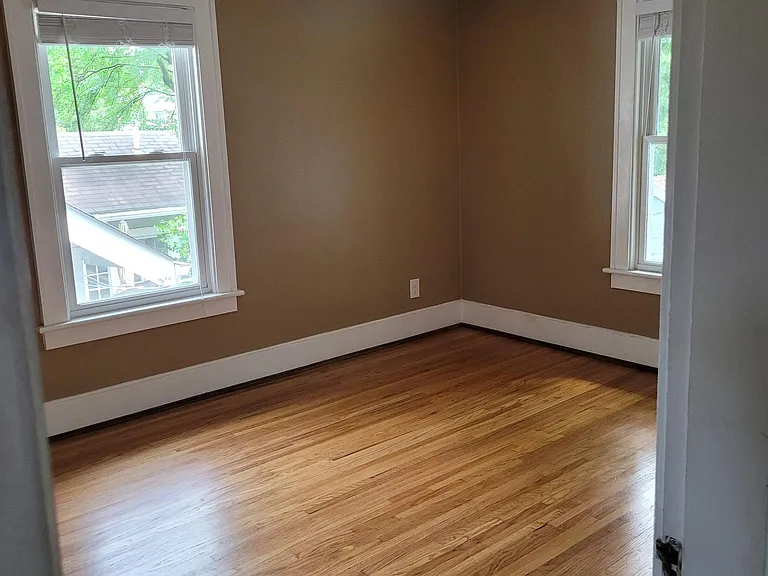 17 E Longview Ave — Photo 7