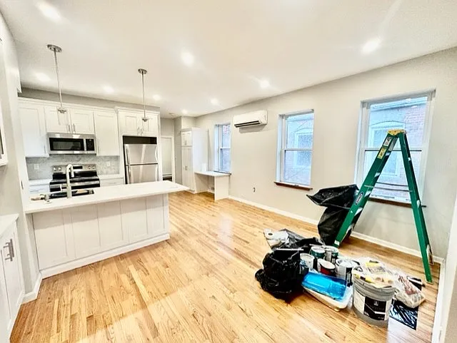 76 N Margin St #8F — Photo 1