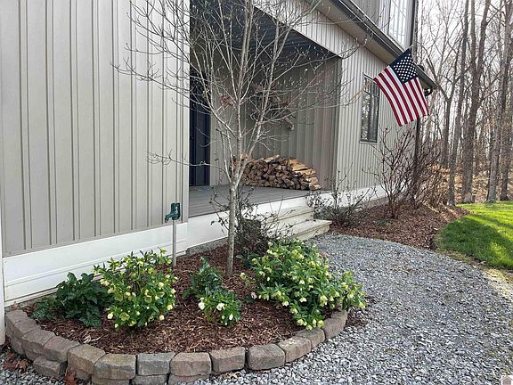 3rd image of 719 W Ross School Rd