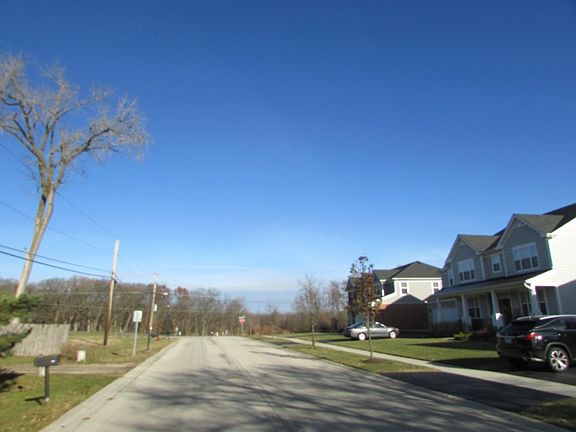 5th image of 1315 N Palos Ave
