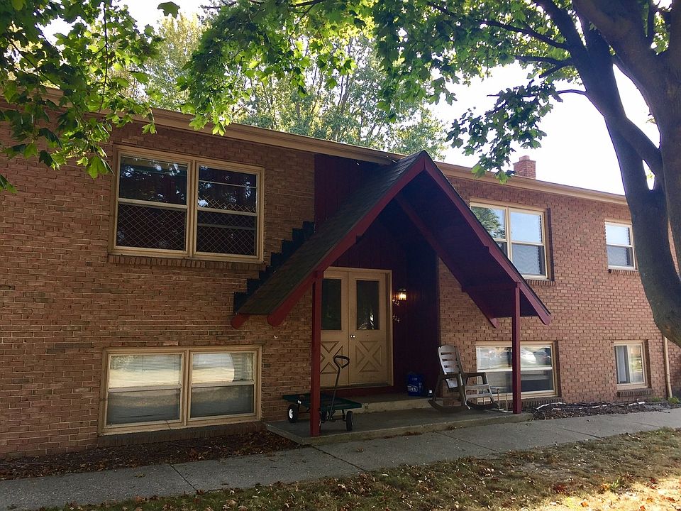 1st image of 422 Macomb Ave NW