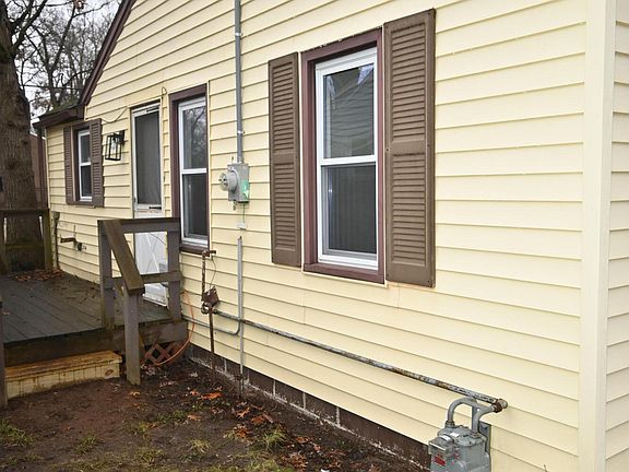 5th image of 715 S Sheridan Dr