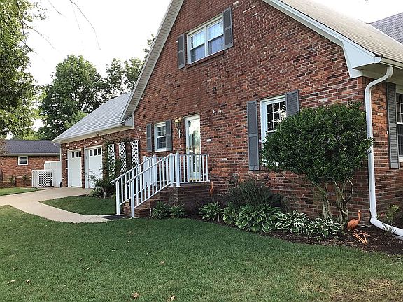 Garage side entrance 