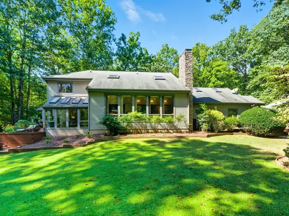 2227 Graystone Ln, Chapel Hill, NC 27514