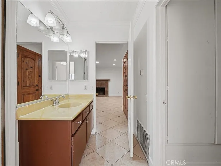 937 N Greenpark Ave — Photo 14