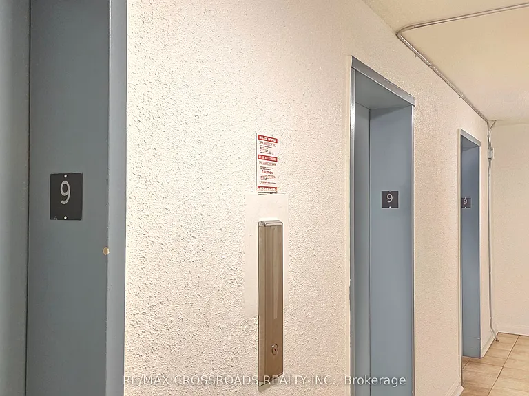 180 Markham Rd #921 — Photo 16