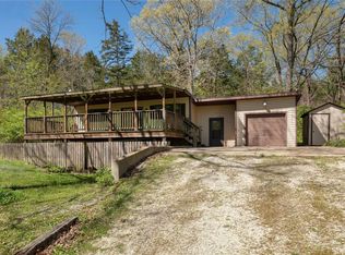 2303 N Lakeshore Dr, Pacific, MO 63069