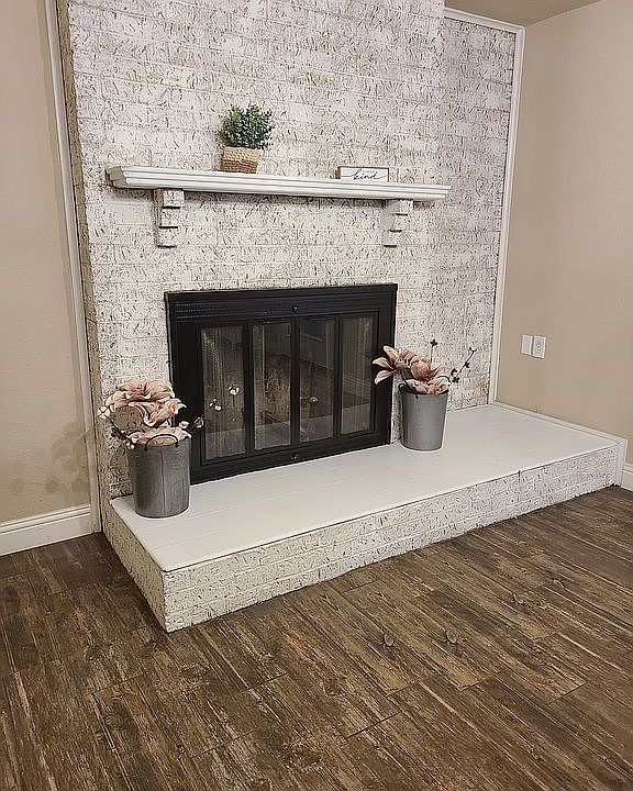 Second fire place in dining 