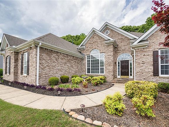 2nd image of 4264 Milford Pl