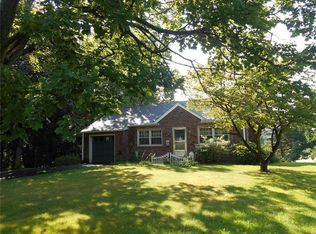 2560 Leslie Dr, New Kensington, PA 15068