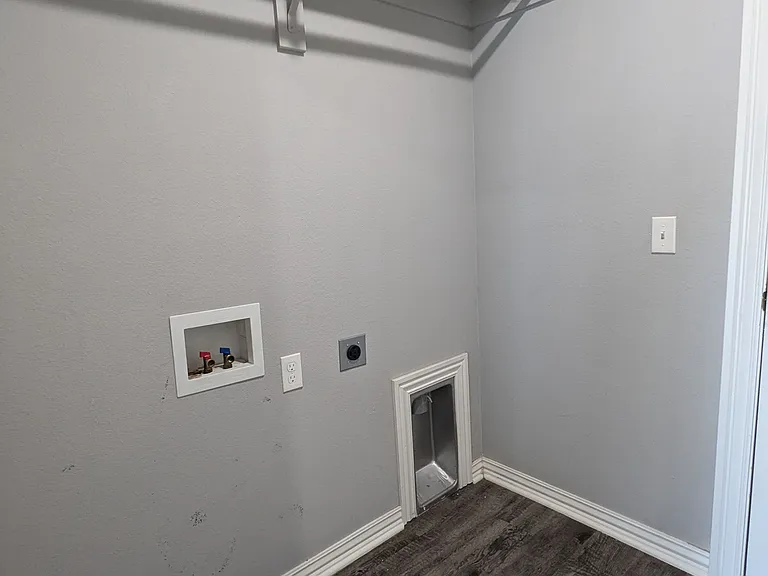 3713 Linwood St — Photo 16