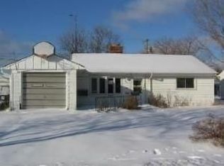 862 Lincoln Dr W, West Bend, WI 53095