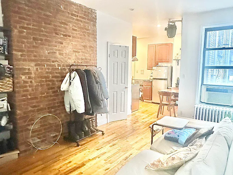235 E 4th St #5A — Photo 2