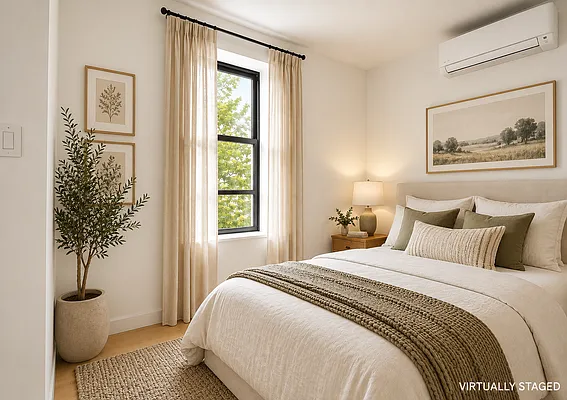 Bedroom, photo 1