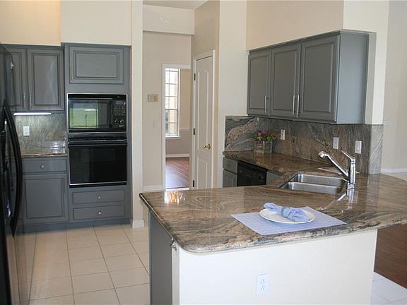 5th image of 7919 Courtleigh Dr
