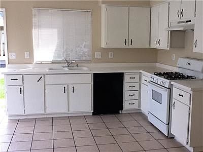 2nd image of 44613 La Paz Rd