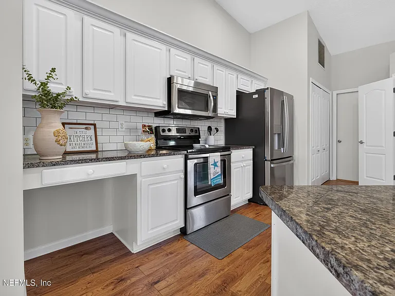 12838 Chets Creek Dr N — Photo 16