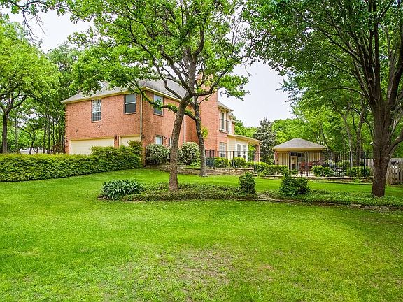 2nd image of 4205 Thoreau Cir