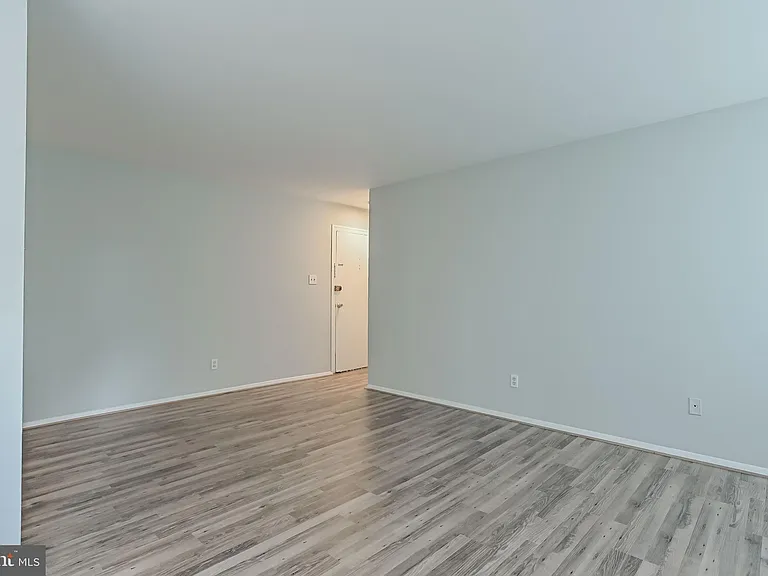 8000 Le Havre Pl #12 — Photo 10