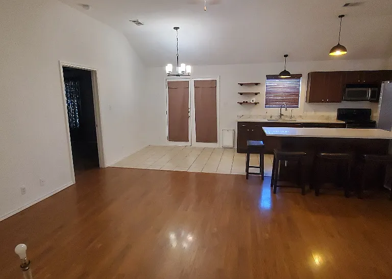 Moonstone Dr — Photo 4