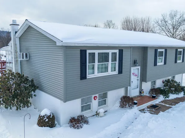 67 Meadowbrook Rd, Danville, PA 17821