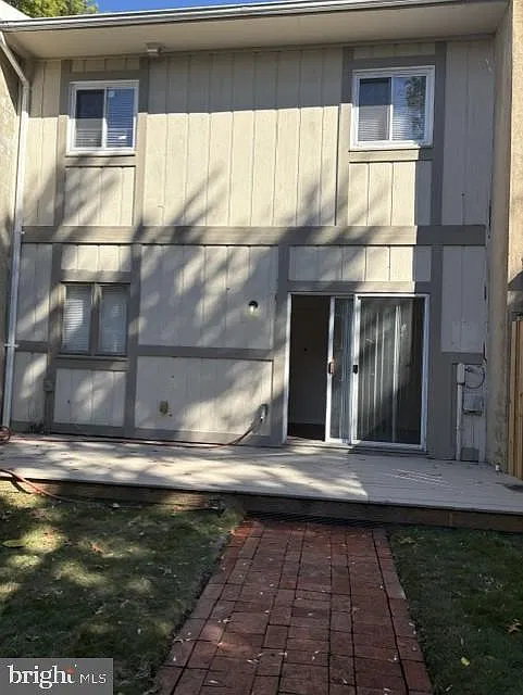 3 bed, 1.5 bath, 1280 sqft, $2,500 — Photo 2