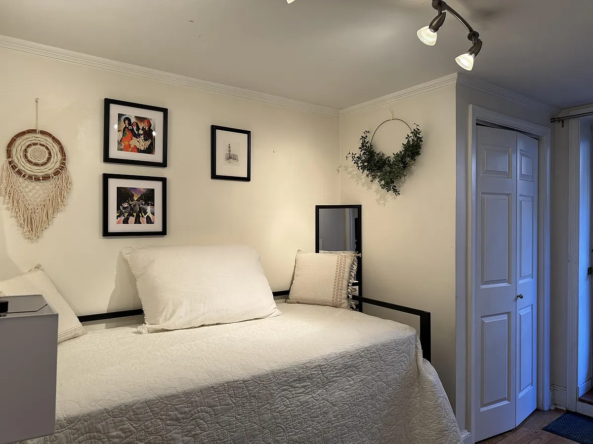 Building Photo - 519 Columbus Ave #1