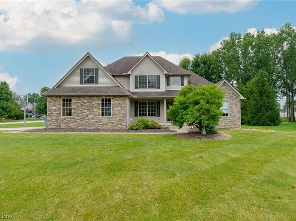 1044 Glendalough Dr, Grafton, OH 44044