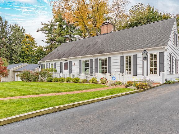 2nd image of 4114 E Hillandale Dr