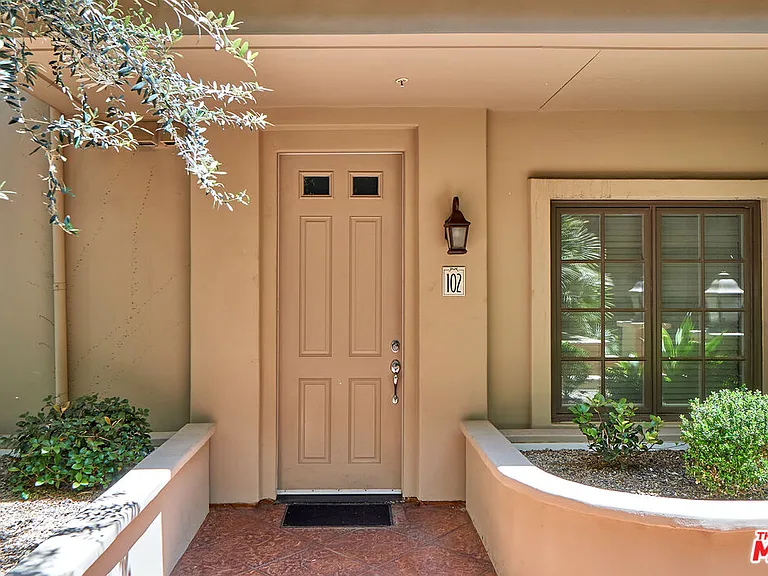 851 N San Vicente Blvd #102 — Photo 2