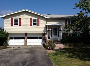 846 Mitchells Ln, Middletown, RI 02842