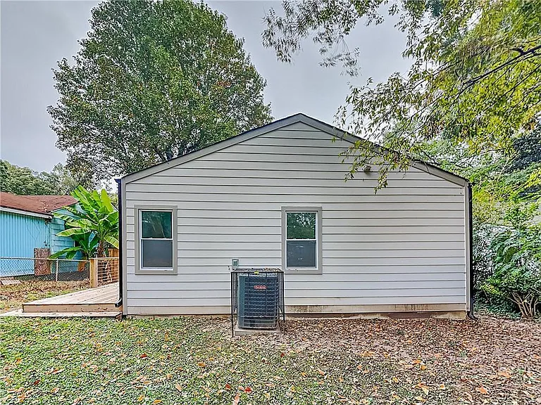 492 Elbridge Dr NW — Photo 17