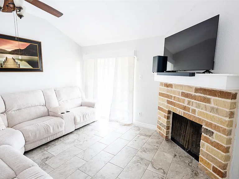 2022 Crosscoach Ln — Photo 19