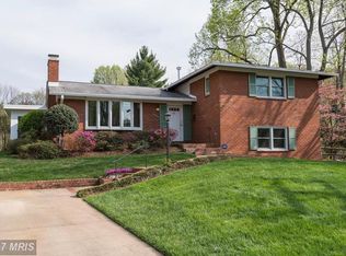 6743 Fern Ln, Annandale, VA 22003