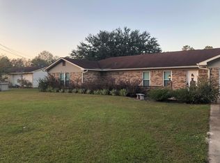 6001 Perry St, Moss Point, MS 39562