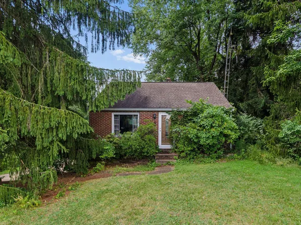 8015 Frank Ave NW, North Canton, OH 44720