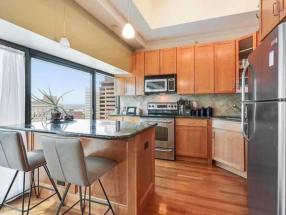 5th image of 1101 Walnut St Unit 1306
