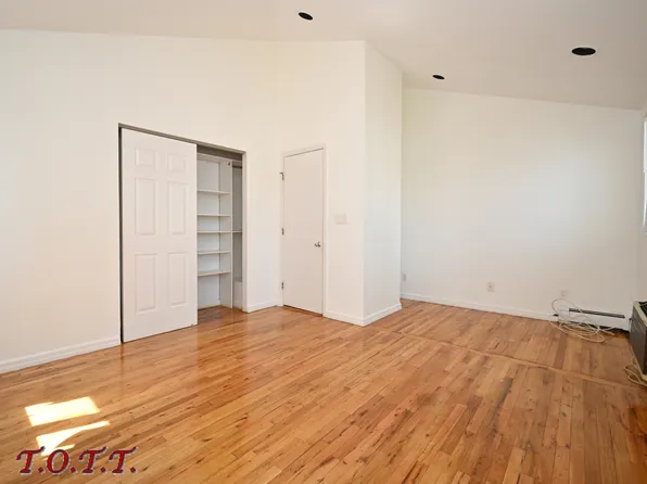 2136 East 63rd Street image 11 of 18