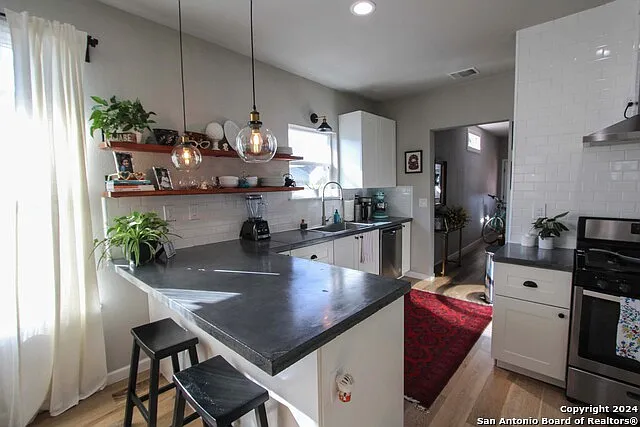 711 W Lullwood Ave — Photo 21