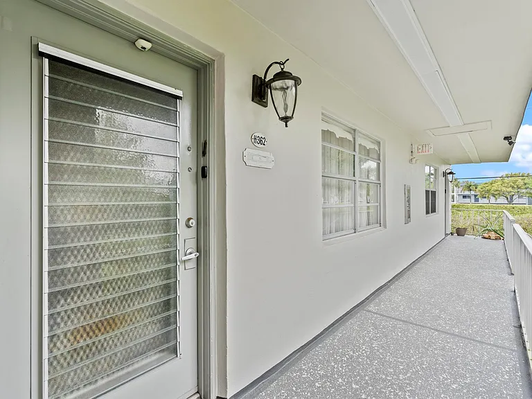 362 Burgundy Ave #H — Photo 7